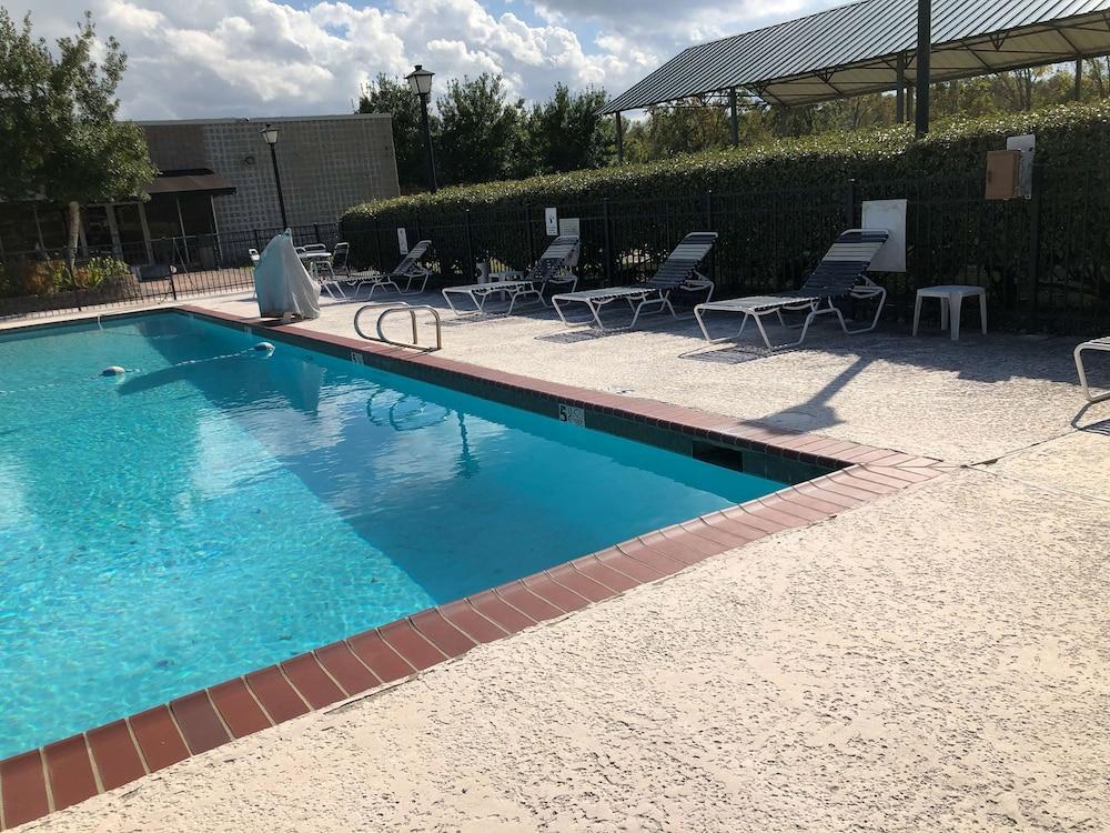 Motel 6-La Place, La Buitenkant foto